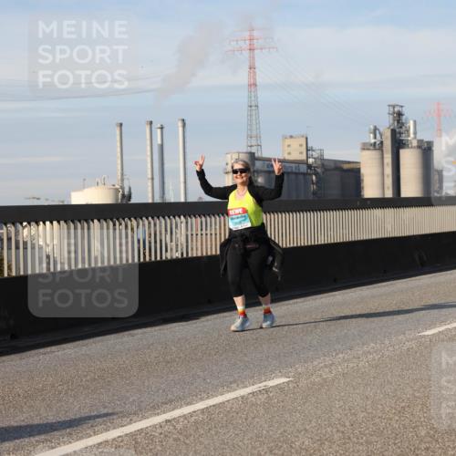 03.10.2025 - Köhlbrandbrückenlauf Lena Gebhardt http://msf.ph/oto/9110238 03.10.2025 10:14:58 Position 2 3456 meine-sportfotos.de