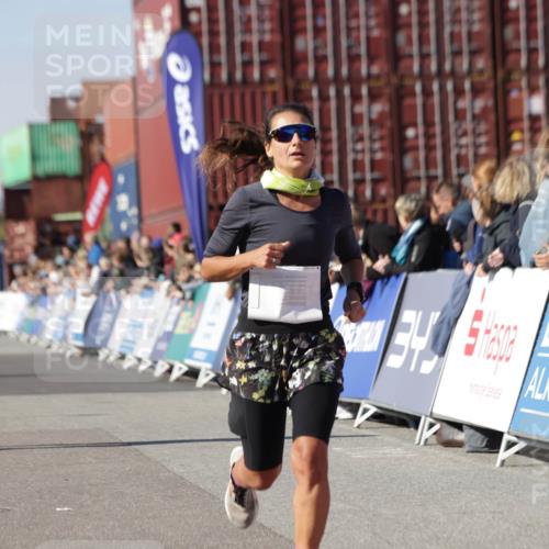 03.10.2025 - Köhlbrandbrückenlauf Jannik Wohlers http://msf.ph/oto/9110243 03.10.2025 13:00:19 Ziel 4020, 4192, 4250, 4275, 6097, 6203, 6236, 6707, 6760, 6798 meine-sportfotos.de