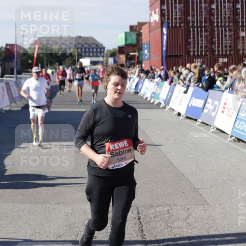 03.10.2025 - Köhlbrandbrückenlauf Jannik Wohlers http://msf.ph/oto/9110258 03.10.2025 13:30:01 Ziel 4459, 4825, 5369, 5398, 5587, 5621, 5930, 5944, 6234, 6570, 6698 meine-sportfotos.de
