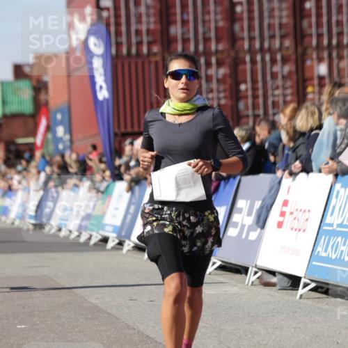03.10.2025 - Köhlbrandbrückenlauf Jannik Wohlers http://msf.ph/oto/9110261 03.10.2025 13:00:19 Ziel 4020, 4192, 4250, 4275, 6097, 6203, 6236, 6707, 6760, 6798 meine-sportfotos.de
