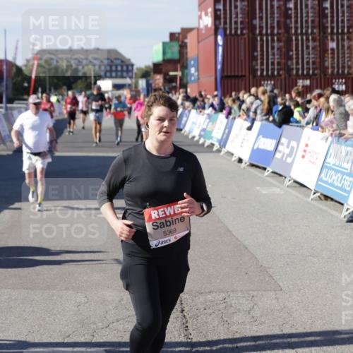 03.10.2025 - Köhlbrandbrückenlauf Jannik Wohlers http://msf.ph/oto/9110271 03.10.2025 13:30:01 Ziel 4459, 4825, 5369, 5398, 5587, 5621, 5930, 5944, 6234, 6570, 6698 meine-sportfotos.de