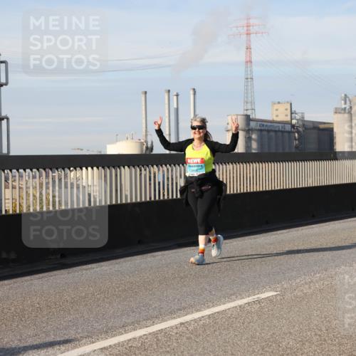 03.10.2025 - Köhlbrandbrückenlauf Lena Gebhardt http://msf.ph/oto/9110287 03.10.2025 10:14:59 Position 2 3456 meine-sportfotos.de