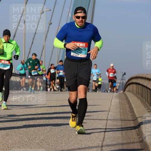 03.10.2025 - Köhlbrandbrückenlauf Strokosch-Dieckow http://msf.ph/oto/9110293 03.10.2025 09:42:01 Position 2 1560, 1091, 132 meine-sportfotos.de