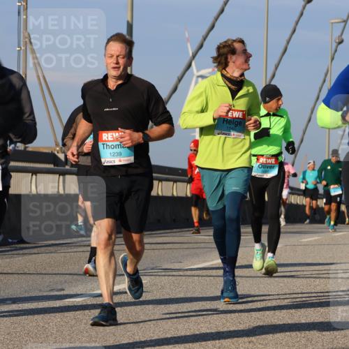 03.10.2025 - Köhlbrandbrückenlauf Strokosch-Dieckow http://msf.ph/oto/9110307 03.10.2025 09:42:03 Position 2 1308, 1239, 1560, 1091, 1182 meine-sportfotos.de