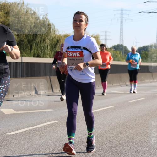 03.10.2025 - Köhlbrandbrückenlauf Strokosch-Dieckow http://msf.ph/oto/9110309 03.10.2025 12:28:34 Position 3 5316, 5295 meine-sportfotos.de