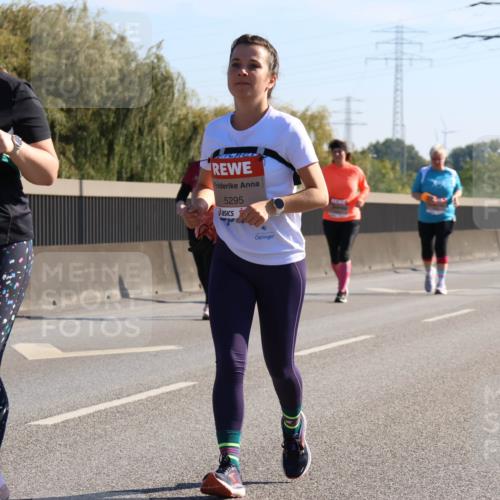 03.10.2025 - Köhlbrandbrückenlauf Strokosch-Dieckow http://msf.ph/oto/9110313 03.10.2025 12:28:34 Position 3 5316, 5295 meine-sportfotos.de