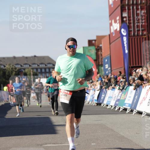 03.10.2025 - Köhlbrandbrückenlauf Jannik Wohlers http://msf.ph/oto/9110314 03.10.2025 13:00:21 Ziel 4020, 4163, 4192, 4250, 4275, 6203, 6236, 6707, 6714, 6760, 6798 meine-sportfotos.de