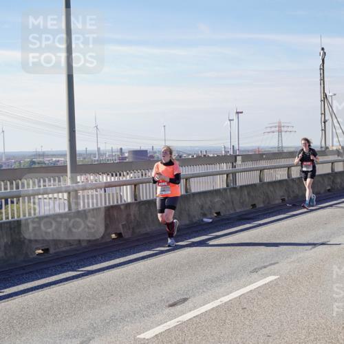 03.10.2025 - Köhlbrandbrückenlauf Michael Burmester http://msf.ph/oto/9110316 03.10.2025 12:52:42 Position 2 4379 meine-sportfotos.de
