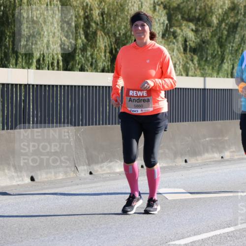 03.10.2025 - Köhlbrandbrückenlauf Strokosch-Dieckow http://msf.ph/oto/9110328 03.10.2025 12:28:41 Position 3 5860, 6549 meine-sportfotos.de