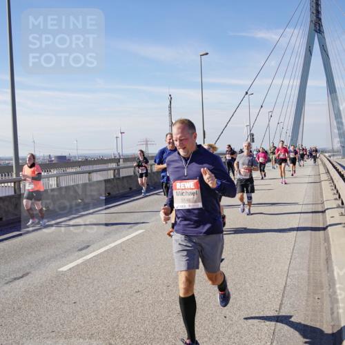 03.10.2025 - Köhlbrandbrückenlauf Michael Burmester http://msf.ph/oto/9110332 03.10.2025 12:52:43 Position 2 5148 meine-sportfotos.de