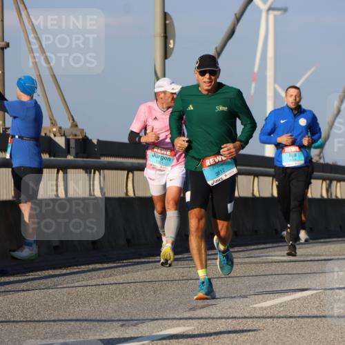 03.10.2025 - Köhlbrandbrückenlauf Strokosch-Dieckow http://msf.ph/oto/9110338 03.10.2025 09:42:10 Position 2 1321, 5, 3812 meine-sportfotos.de