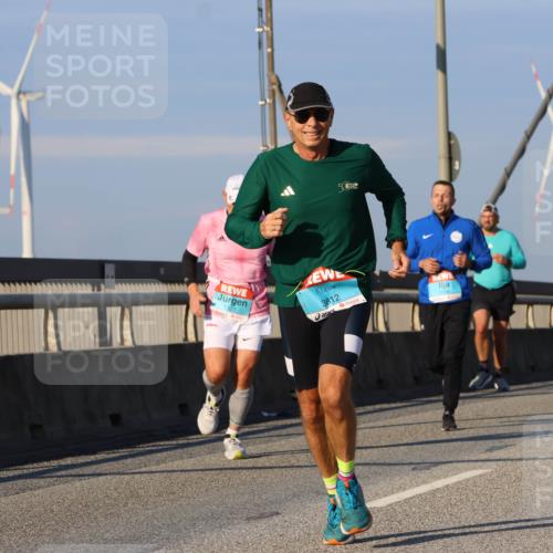 03.10.2025 - Köhlbrandbrückenlauf Strokosch-Dieckow http://msf.ph/oto/9110357 03.10.2025 09:42:13 Position 2 1321, 3812, 1378 meine-sportfotos.de