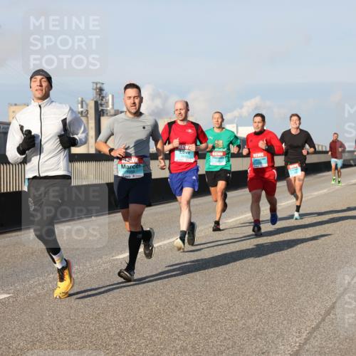 03.10.2025 - Köhlbrandbrückenlauf Lena Gebhardt http://msf.ph/oto/9110382 03.10.2025 09:41:36 Position 2 1069, 3491 meine-sportfotos.de