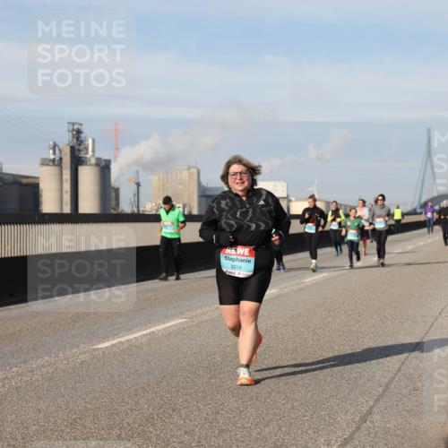 03.10.2025 - Köhlbrandbrückenlauf Lena Gebhardt http://msf.ph/oto/9110397 03.10.2025 10:15:07 Position 2 3319 meine-sportfotos.de