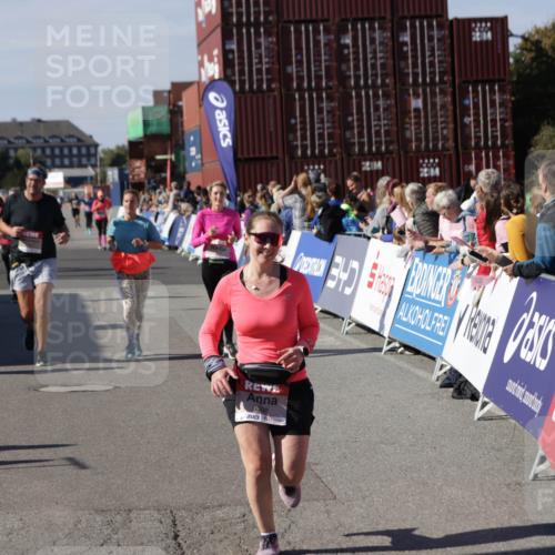 03.10.2025 - Köhlbrandbrückenlauf Jannik Wohlers http://msf.ph/oto/9110402 03.10.2025 13:30:08 Ziel 4459, 5038, 5079, 5151, 5153, 5161, 5369, 5398 meine-sportfotos.de