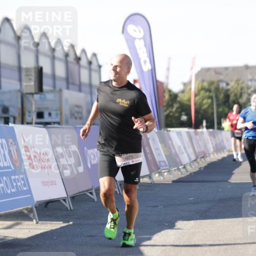 03.10.2025 - Köhlbrandbrückenlauf Jannik Wohlers http://msf.ph/oto/9110405 03.10.2025 13:00:23 Ziel 4163, 4250, 4275, 6236, 6490, 6707, 6714, 6760, 6798 meine-sportfotos.de