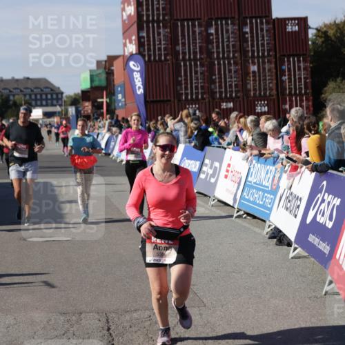 03.10.2025 - Köhlbrandbrückenlauf Jannik Wohlers http://msf.ph/oto/9110409 03.10.2025 13:30:08 Ziel 4459, 5038, 5079, 5151, 5153, 5161, 5369, 5398 meine-sportfotos.de