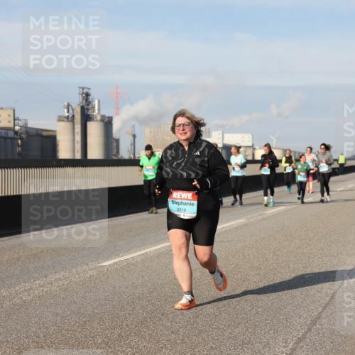 03.10.2025 - Köhlbrandbrückenlauf Lena Gebhardt http://msf.ph/oto/9110412 03.10.2025 10:15:07 Position 2 3319 meine-sportfotos.de