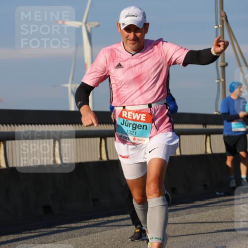 03.10.2025 - Köhlbrandbrückenlauf Strokosch-Dieckow http://msf.ph/oto/9110415 03.10.2025 09:42:15 Position 2 1321 meine-sportfotos.de