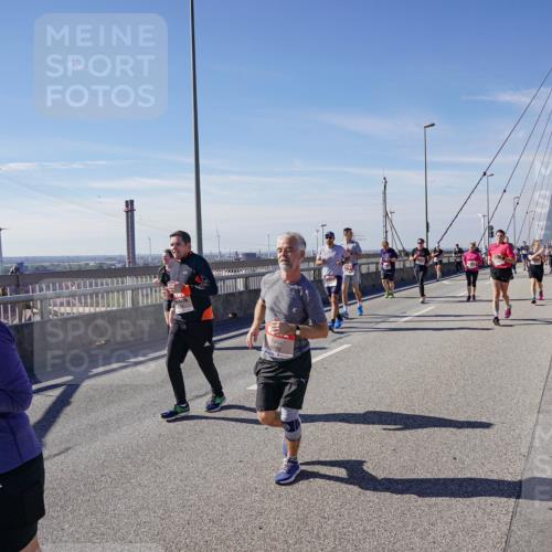 03.10.2025 - Köhlbrandbrückenlauf Michael Burmester http://msf.ph/oto/9110416 03.10.2025 12:52:46 Position 2 4838 meine-sportfotos.de