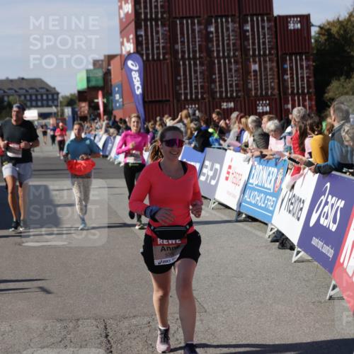 03.10.2025 - Köhlbrandbrückenlauf Jannik Wohlers http://msf.ph/oto/9110423 03.10.2025 13:30:08 Ziel 4459, 5038, 5079, 5151, 5153, 5161, 5369, 5398 meine-sportfotos.de