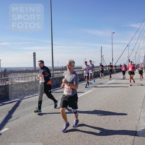03.10.2025 - Köhlbrandbrückenlauf Michael Burmester http://msf.ph/oto/9110425 03.10.2025 12:52:46 Position 2 6758 meine-sportfotos.de