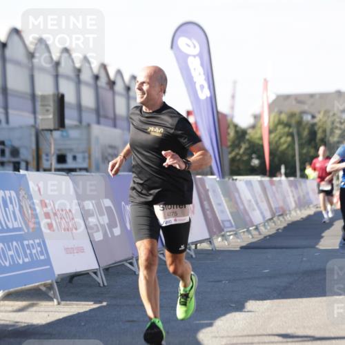 03.10.2025 - Köhlbrandbrückenlauf Jannik Wohlers http://msf.ph/oto/9110428 03.10.2025 13:00:23 Ziel 4163, 4250, 4275, 6236, 6490, 6707, 6714, 6760, 6798 meine-sportfotos.de