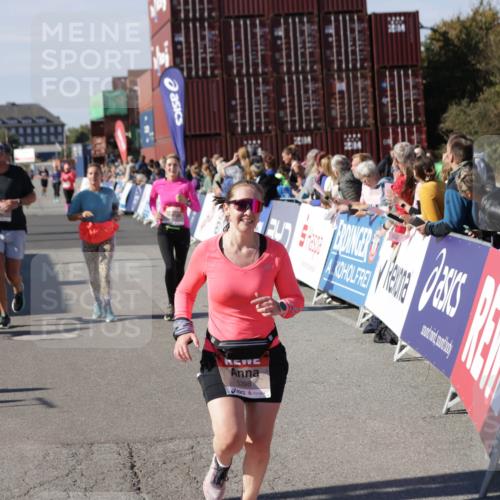 03.10.2025 - Köhlbrandbrückenlauf Jannik Wohlers http://msf.ph/oto/9110443 03.10.2025 13:30:08 Ziel 4459, 5038, 5079, 5151, 5153, 5161, 5369, 5398 meine-sportfotos.de