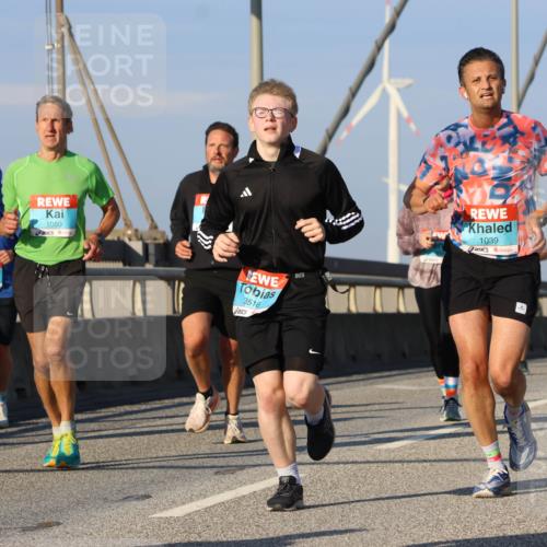 03.10.2025 - Köhlbrandbrückenlauf Strokosch-Dieckow http://msf.ph/oto/9110446 03.10.2025 09:42:17 Position 2 1370, 2798, 1080, 3516, 1039, 2 meine-sportfotos.de