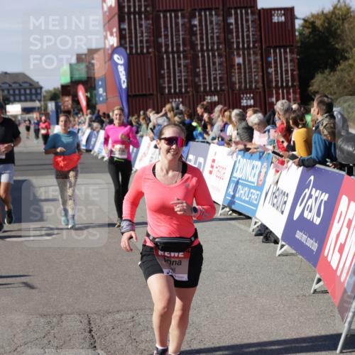 03.10.2025 - Köhlbrandbrückenlauf Jannik Wohlers http://msf.ph/oto/9110450 03.10.2025 13:30:08 Ziel 4459, 5038, 5079, 5151, 5153, 5161, 5369, 5398 meine-sportfotos.de