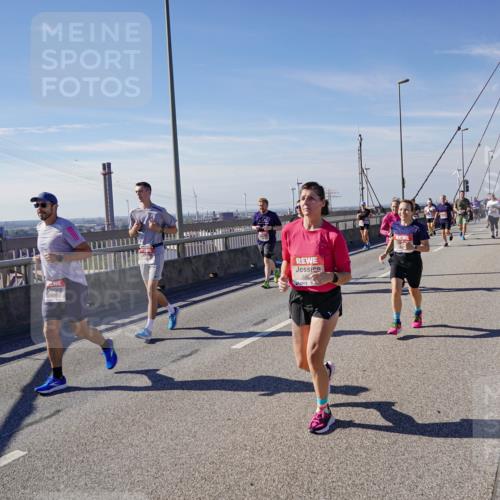 03.10.2025 - Köhlbrandbrückenlauf Michael Burmester http://msf.ph/oto/9110458 03.10.2025 12:52:48 Position 2 6337 meine-sportfotos.de