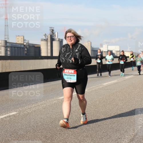 03.10.2025 - Köhlbrandbrückenlauf Lena Gebhardt http://msf.ph/oto/9110460 03.10.2025 10:15:08 Position 2 3319 meine-sportfotos.de
