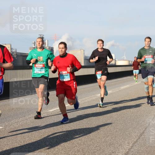 03.10.2025 - Köhlbrandbrückenlauf Lena Gebhardt http://msf.ph/oto/9110463 03.10.2025 09:41:37 Position 2 3491, 3185, 3705, 8763 meine-sportfotos.de