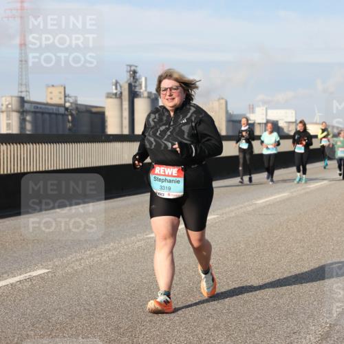 03.10.2025 - Köhlbrandbrückenlauf Lena Gebhardt http://msf.ph/oto/9110464 03.10.2025 10:15:08 Position 2 3319 meine-sportfotos.de