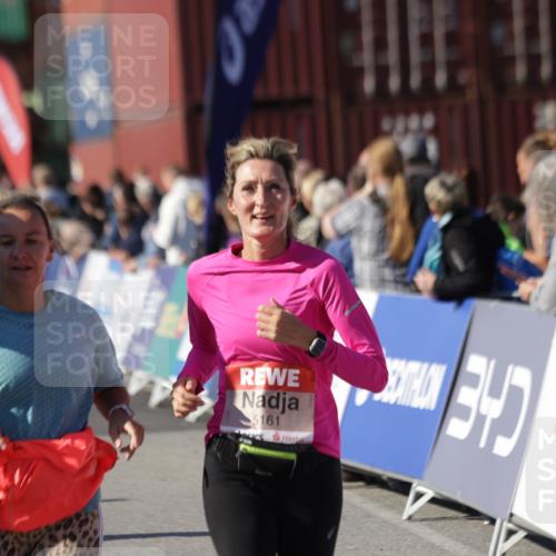 03.10.2025 - Köhlbrandbrückenlauf Jannik Wohlers http://msf.ph/oto/9110469 03.10.2025 13:30:10 Ziel 4459, 5038, 5079, 5151, 5153, 5161, 5369, 5398 meine-sportfotos.de