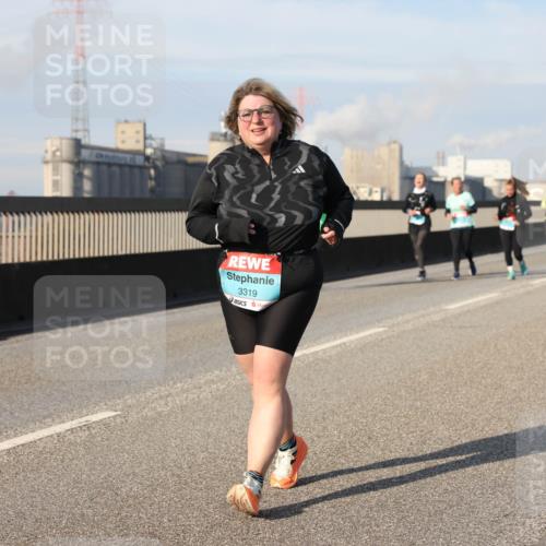 03.10.2025 - Köhlbrandbrückenlauf Lena Gebhardt http://msf.ph/oto/9110475 03.10.2025 10:15:08 Position 2 3319 meine-sportfotos.de