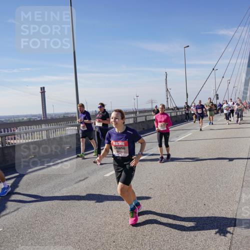 03.10.2025 - Köhlbrandbrückenlauf Michael Burmester http://msf.ph/oto/9110497 03.10.2025 12:52:49 Position 2 4915 meine-sportfotos.de
