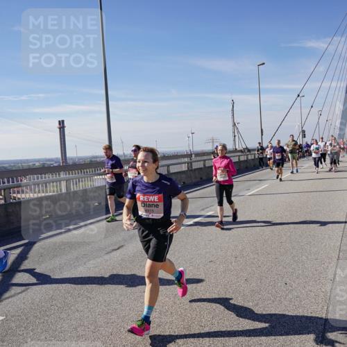 03.10.2025 - Köhlbrandbrückenlauf Michael Burmester http://msf.ph/oto/9110505 03.10.2025 12:52:50 Position 2 4915 meine-sportfotos.de