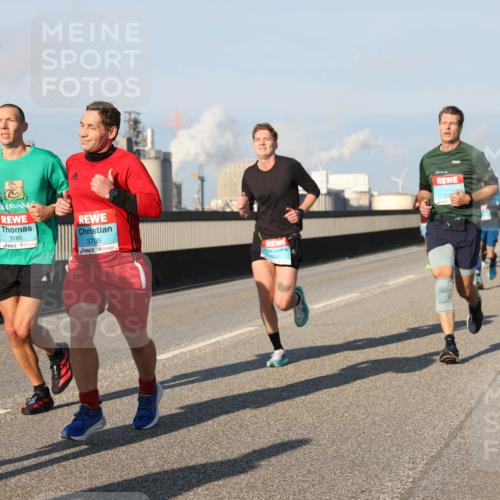 03.10.2025 - Köhlbrandbrückenlauf Lena Gebhardt http://msf.ph/oto/9110510 03.10.2025 09:41:38 Position 2 3185, 3705, 353 meine-sportfotos.de