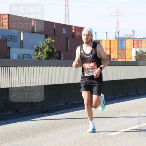 03.10.2025 - Köhlbrandbrückenlauf Strokosch-Dieckow http://msf.ph/oto/9110519 03.10.2025 12:34:37 Position 3 6610 meine-sportfotos.de