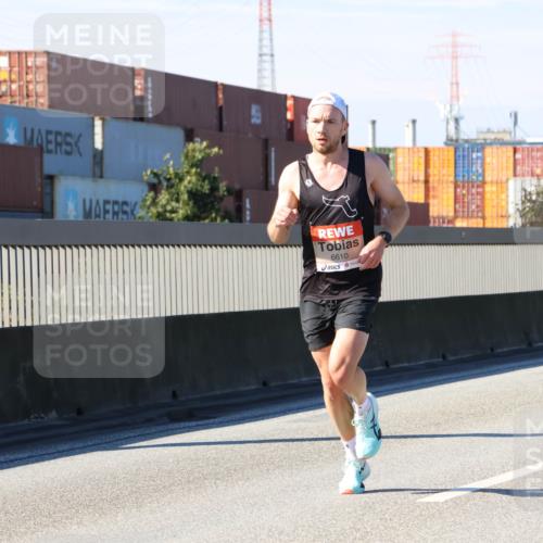 03.10.2025 - Köhlbrandbrückenlauf Strokosch-Dieckow http://msf.ph/oto/9110524 03.10.2025 12:34:37 Position 3 6610 meine-sportfotos.de