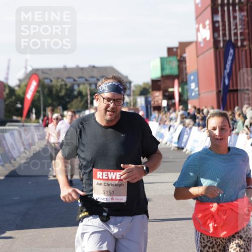 03.10.2025 - Köhlbrandbrückenlauf Jannik Wohlers http://msf.ph/oto/9110525 03.10.2025 13:30:11 Ziel 4459, 5038, 5079, 5151, 5153, 5161, 5398 meine-sportfotos.de
