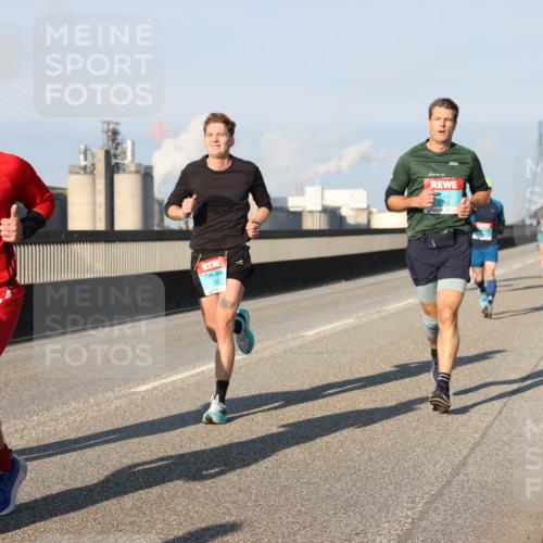 03.10.2025 - Köhlbrandbrückenlauf Lena Gebhardt http://msf.ph/oto/9110528 03.10.2025 09:41:38 Position 2 3185, 3705 meine-sportfotos.de