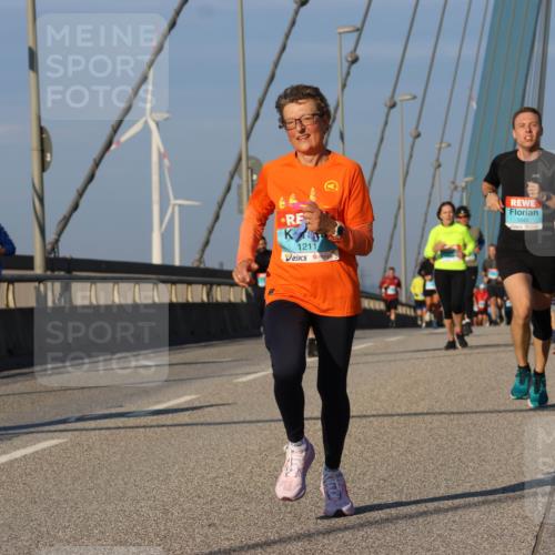 03.10.2025 - Köhlbrandbrückenlauf Strokosch-Dieckow http://msf.ph/oto/9110532 03.10.2025 09:42:24 Position 2 1211, 1045 meine-sportfotos.de