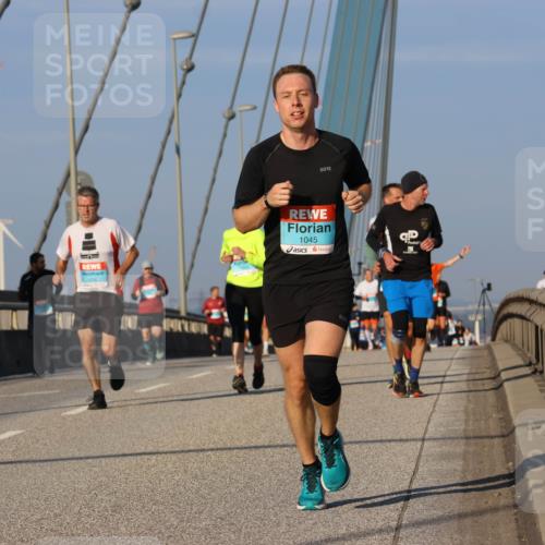 03.10.2025 - Köhlbrandbrückenlauf Strokosch-Dieckow http://msf.ph/oto/9110548 03.10.2025 09:42:26 Position 2 1045 meine-sportfotos.de