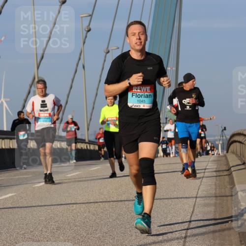 03.10.2025 - Köhlbrandbrückenlauf Strokosch-Dieckow http://msf.ph/oto/9110558 03.10.2025 09:42:26 Position 2 1045 meine-sportfotos.de