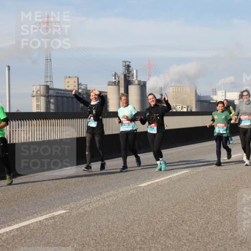 03.10.2025 - Köhlbrandbrückenlauf Lena Gebhardt http://msf.ph/oto/9110560 03.10.2025 10:15:13 Position 2  meine-sportfotos.de