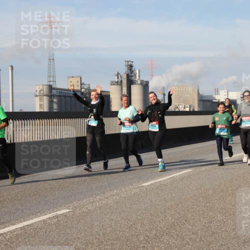 03.10.2025 - Köhlbrandbrückenlauf Lena Gebhardt http://msf.ph/oto/9110571 03.10.2025 10:15:13 Position 2  meine-sportfotos.de