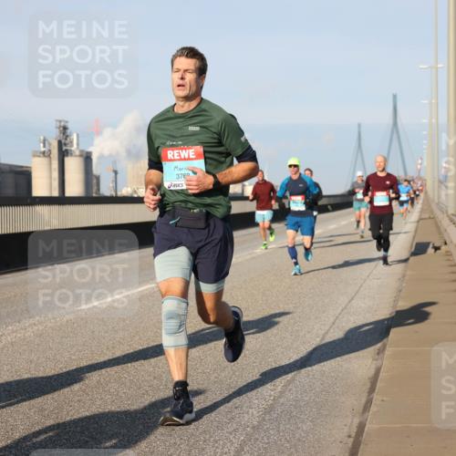 03.10.2025 - Köhlbrandbrückenlauf Lena Gebhardt http://msf.ph/oto/9110585 03.10.2025 09:41:39 Position 2 3760 meine-sportfotos.de