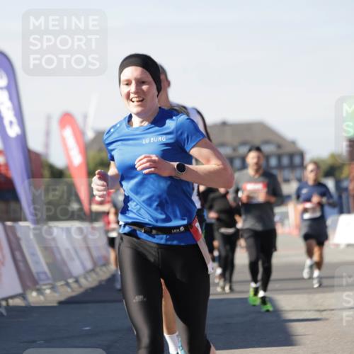 03.10.2025 - Köhlbrandbrückenlauf Jannik Wohlers http://msf.ph/oto/9110590 03.10.2025 13:00:27 Ziel 4163, 4172, 4250, 4275, 4622, 4850, 5664, 6236, 6490, 6707, 6714, 6760 meine-sportfotos.de